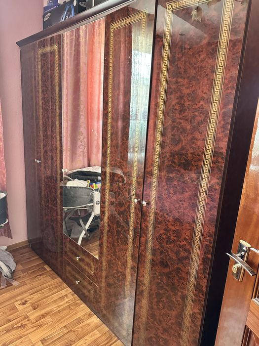 Срочно продается спальный гарнитур!