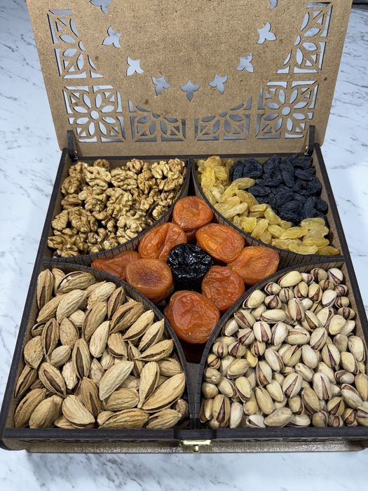 Подарочный набор орехов сухофруктов  chaqchuq quruq meva sovg'a savat