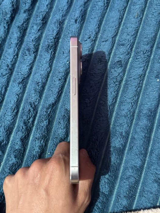 Iphone 15 Pro in stare impecabila, teleofnul merge super bine.