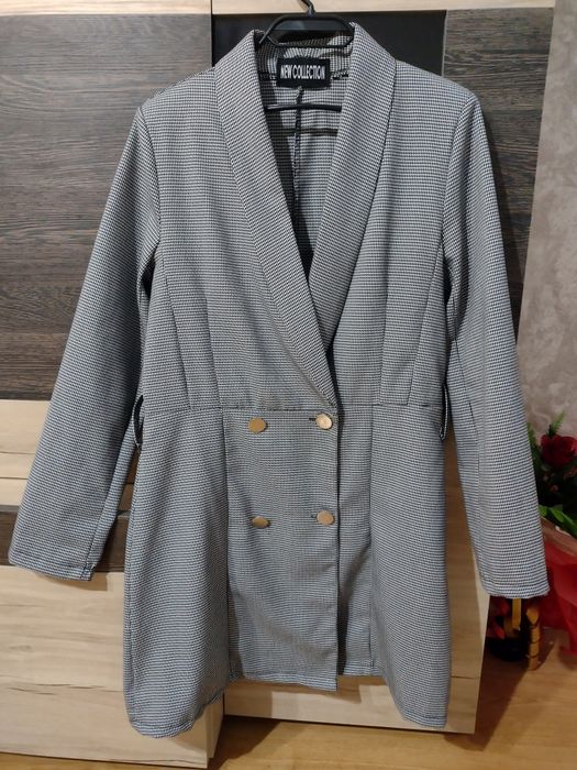 Дамско пролетно палто.