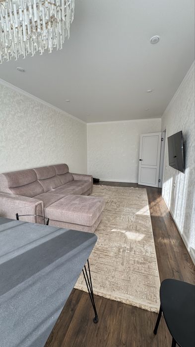 ПРОДАЕТСЯ 2х КОМНАТНАЯ  в районе (10 МКР)!