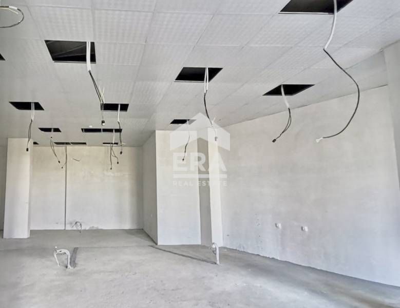 Дава се под наем Офис в София, Младост 4 - 150 кв.м за 1150 € - Снимка #1