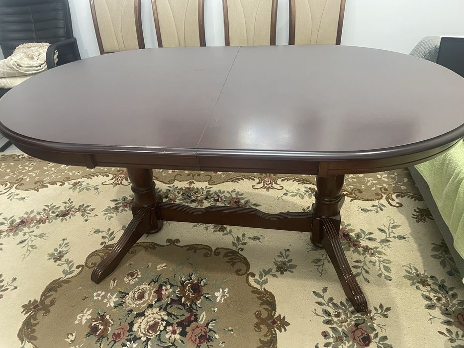 Стол обеденный для гостинной