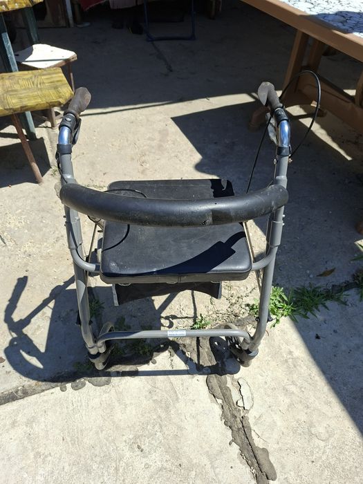 Cadru de mers rollator