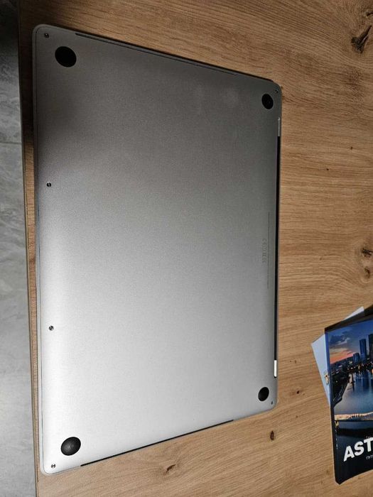 Macbook pro 15, 2017, Core i7, 16G/1Tb/ Touch Bar