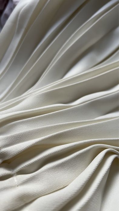 Fusta plisata alba midi