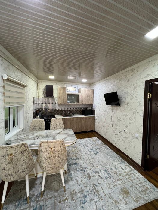 Срочно продаётся шикарный домик в центре города, емонт вся техника.