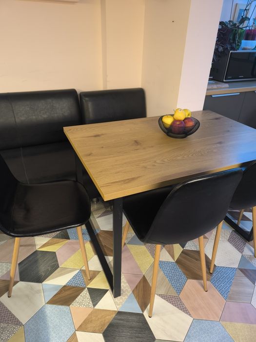 Кухненска маса + кожени диванчета