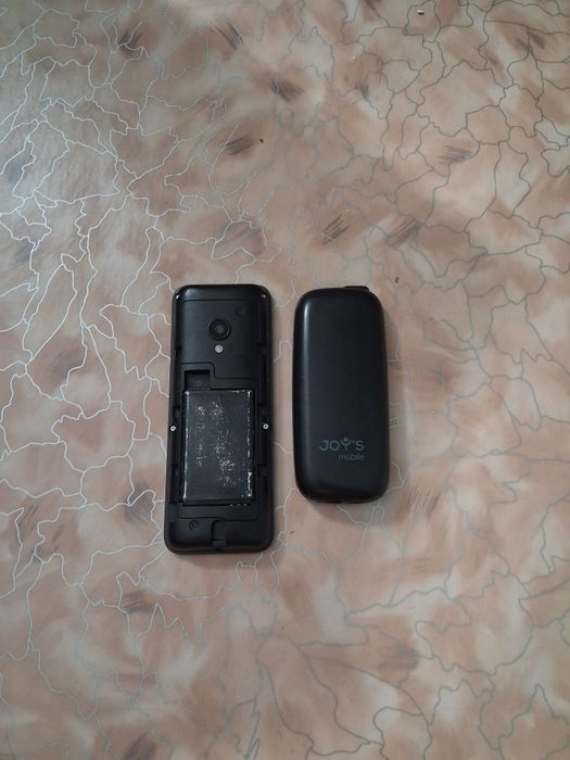 Продам два простых телефона