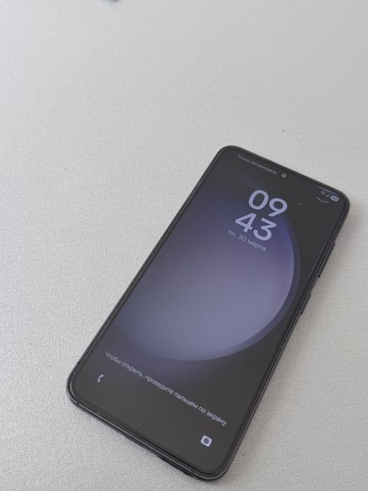 Samsung s23 на 256 гигобайт
