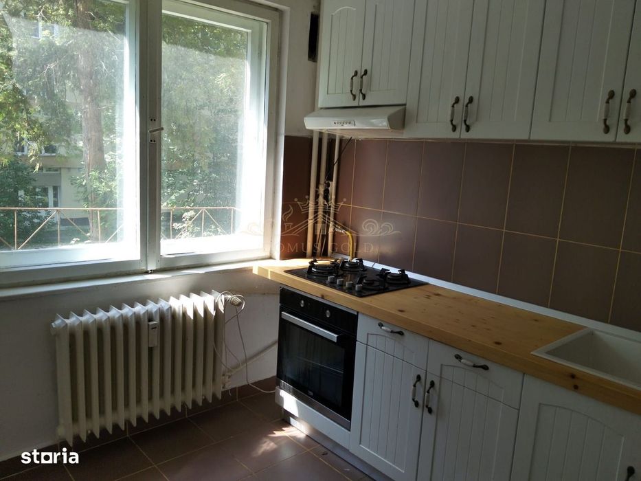 Vind apartament 3 camere in Gheorgheni .