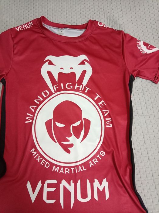 Форма венум красная