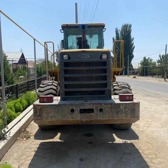 Погрузчик фронтальный 3 куб