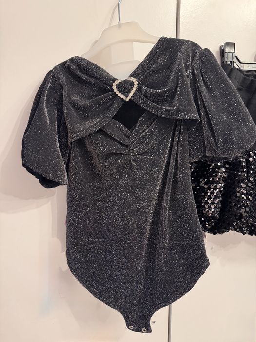 Set de ocazie, Zara, fusta cu paiete si body cu accesoriu