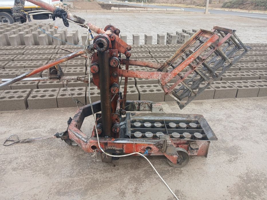 Продам свои шлакоблок аппарат срочно