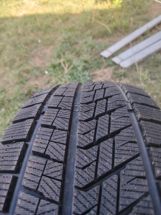 225/55/r19 зимние новые шины комплект