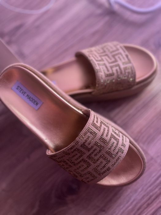 Страхотни чехли Steve Madden