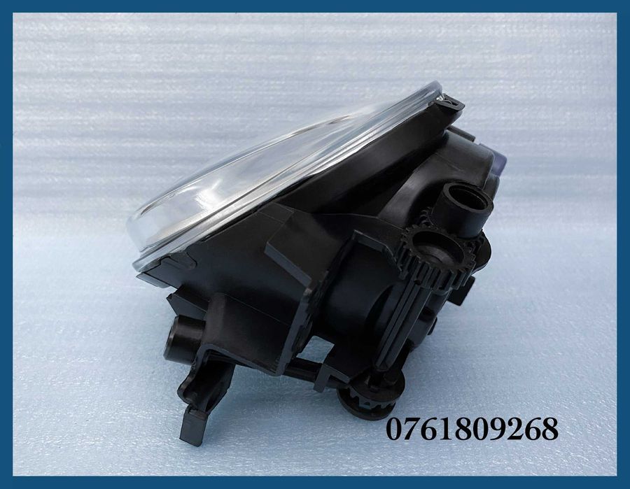 Proiector / Far ceata NOU stanga VW Touareg 7L (2002 - 2010)