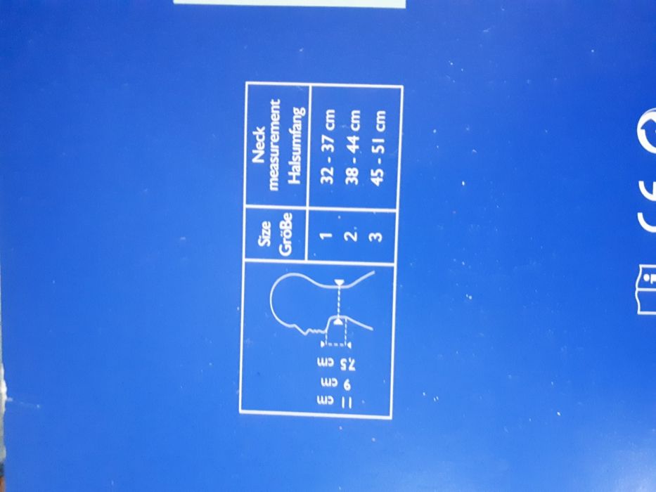 Полутвърда шийна яка