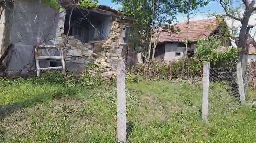 Teren intravilan 2500 mp + casă + anexe, CF 62707 Dej (Pintic nr. 223) 35.000 Euro Neg.