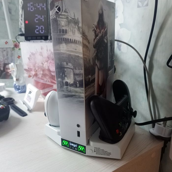 Продам  Xbox series s