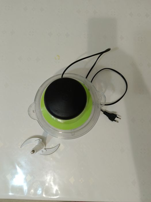 Продам блендер измельчитель