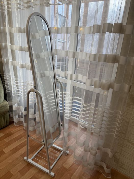 Зеркало напольное