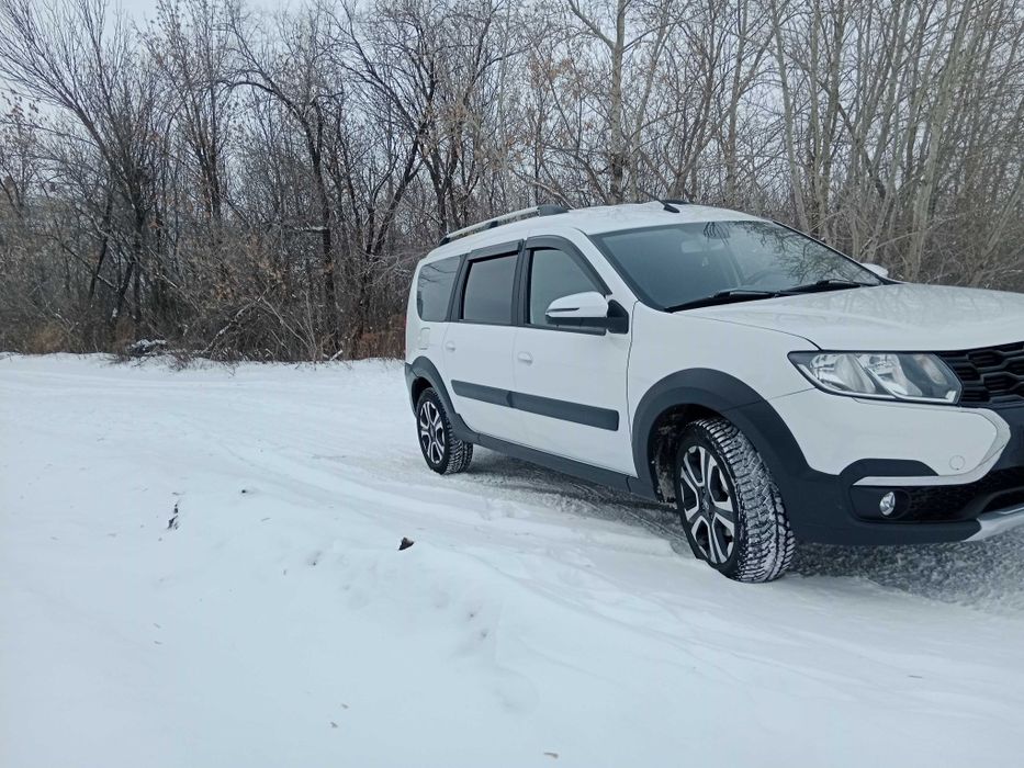 Автомобиль Lada Largus