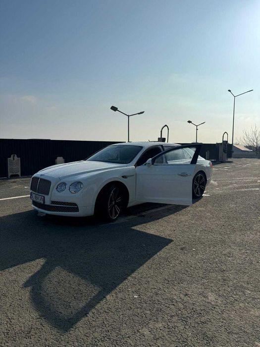 Bentley Flying Spur V8