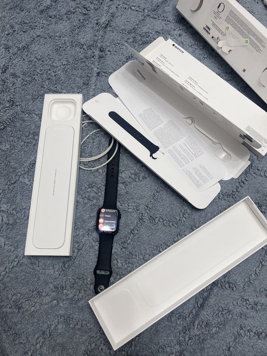 Продам Apple watch 8