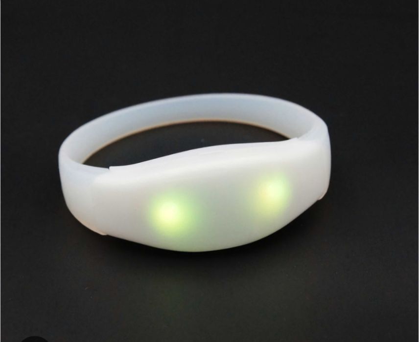 Baghete luminoase nu, bratari elegante activate de sunetul muzicii