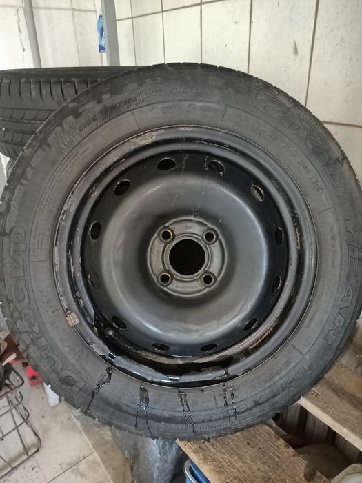 Продам шины 185/65 R15 Good/year
