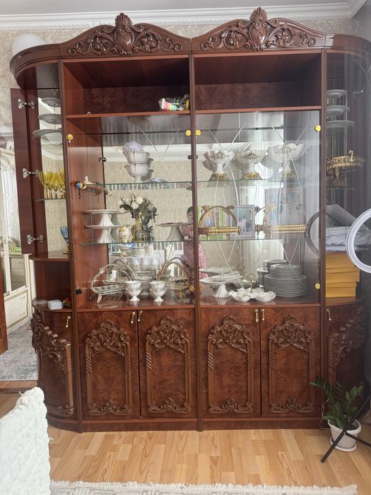 Продается сервант