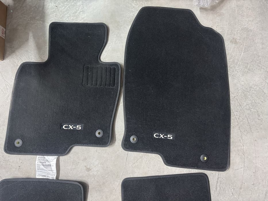 Оргинални моквтени стелки Mazda CX 5