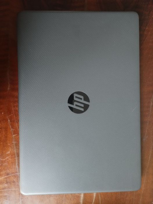 Notebook satiladi HP 256