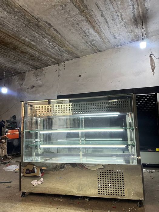 Витрина холодильник