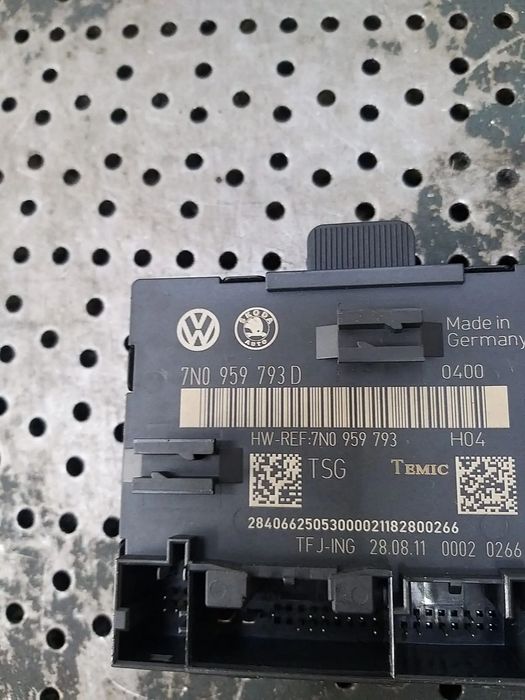 Modul usa stanga fata skoda yeti 5l 7n0959793d