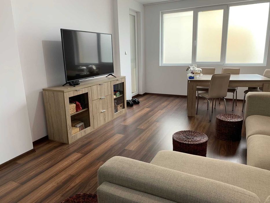 Дава се под наем Тристаен апартамент в Велико Търново, Център - 98 кв.м за 433.5 € - Снимка #1