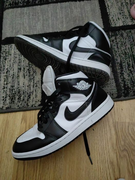 Vând jordan 1 mid