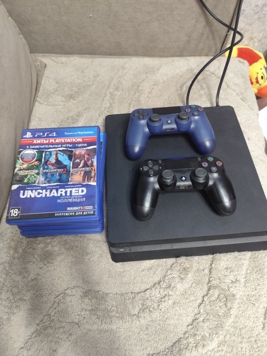 Продам PS 4 slim