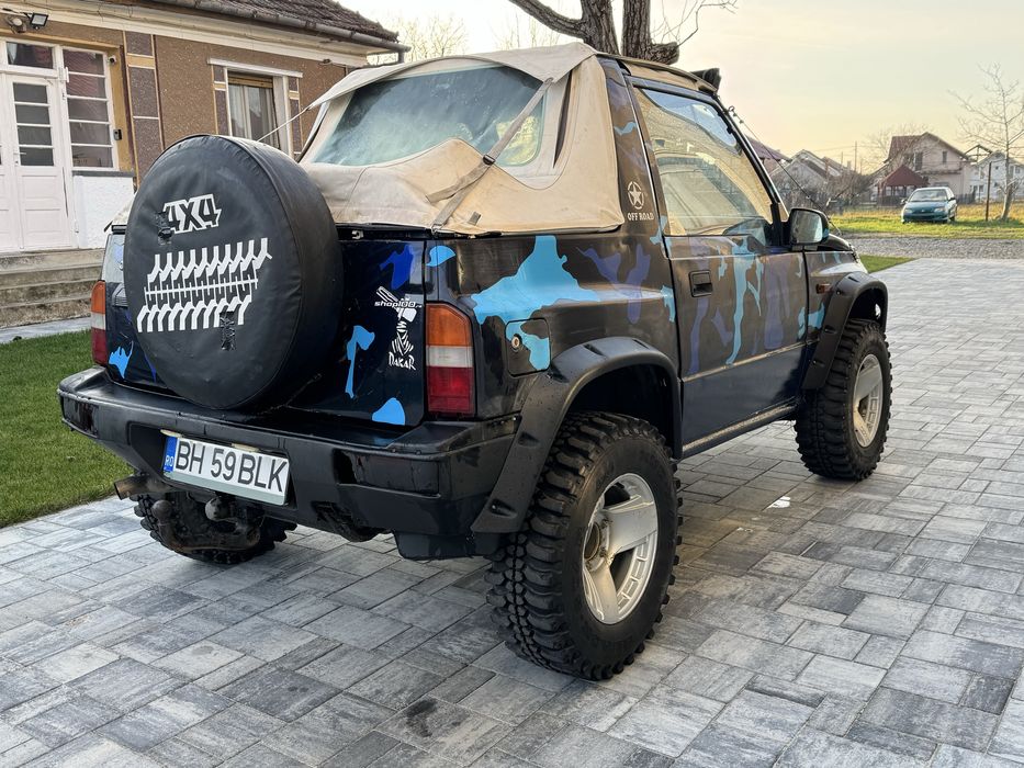 Suzuki Vitara 1.6 4x4 off road scurt bikini top