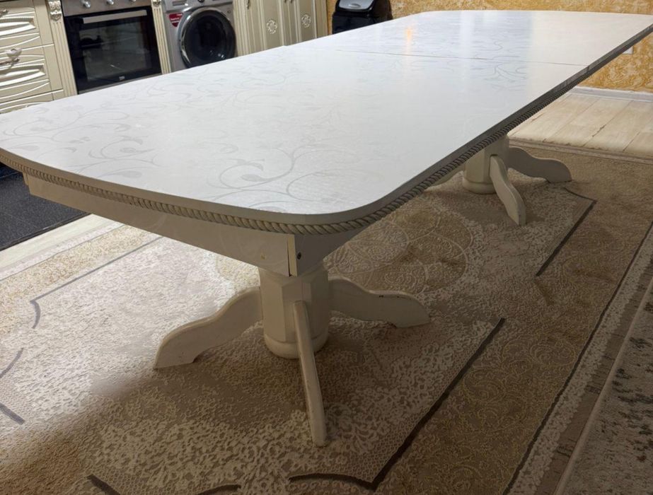 Продается стол в хорошем состоянии