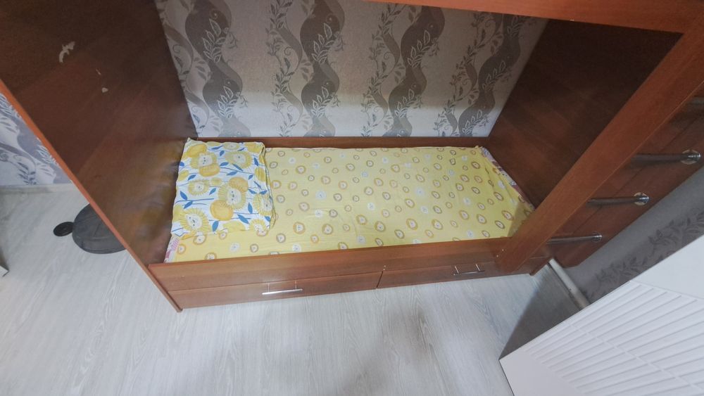 Двухъярусная кровать