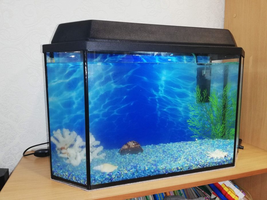 Продам аквариум на 60л
