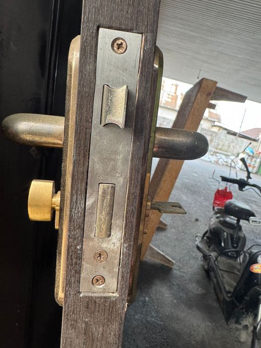 Продаются межкомнатные двери