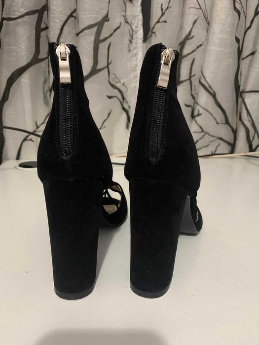 Черни високи обувки  - чисто нови
