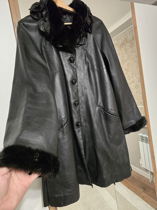 Кожанную куртку плащ