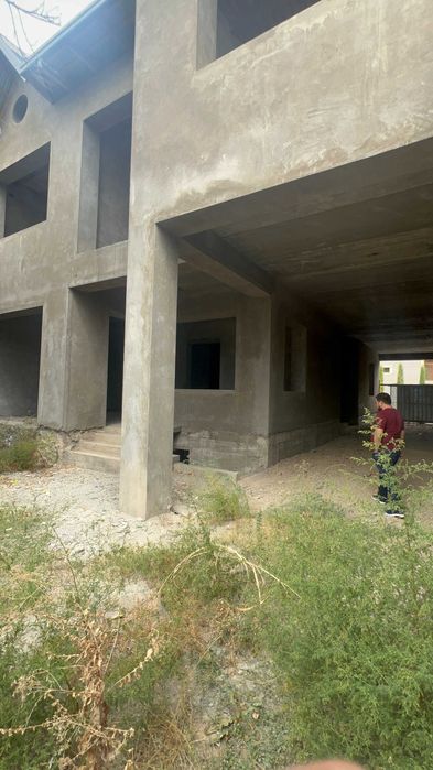 Дом   коробка(((Близнецы))) рн Охунбобоев ул Мойарик 2 проезд