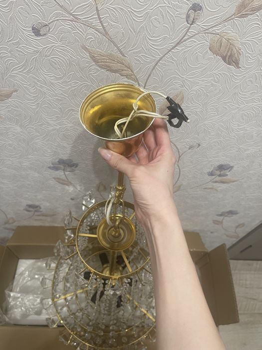 Хрустальная люстра под золото