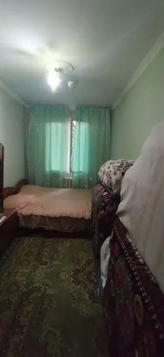 Ялангач , Ширин базар, кафе Бухара. ЭКО базар Продаётся 2ком квартира